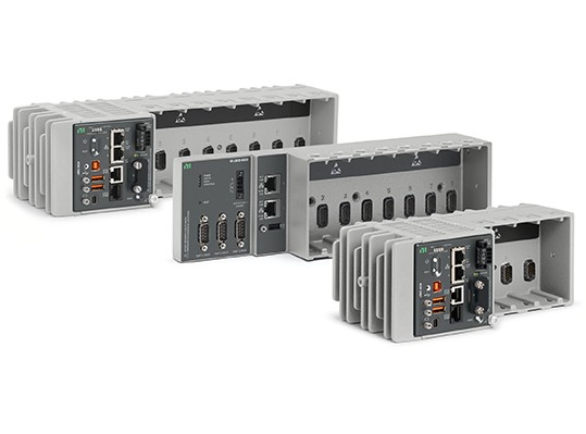PXI 섀시는 4~18개 슬롯의 다양한 크기로 제공됨